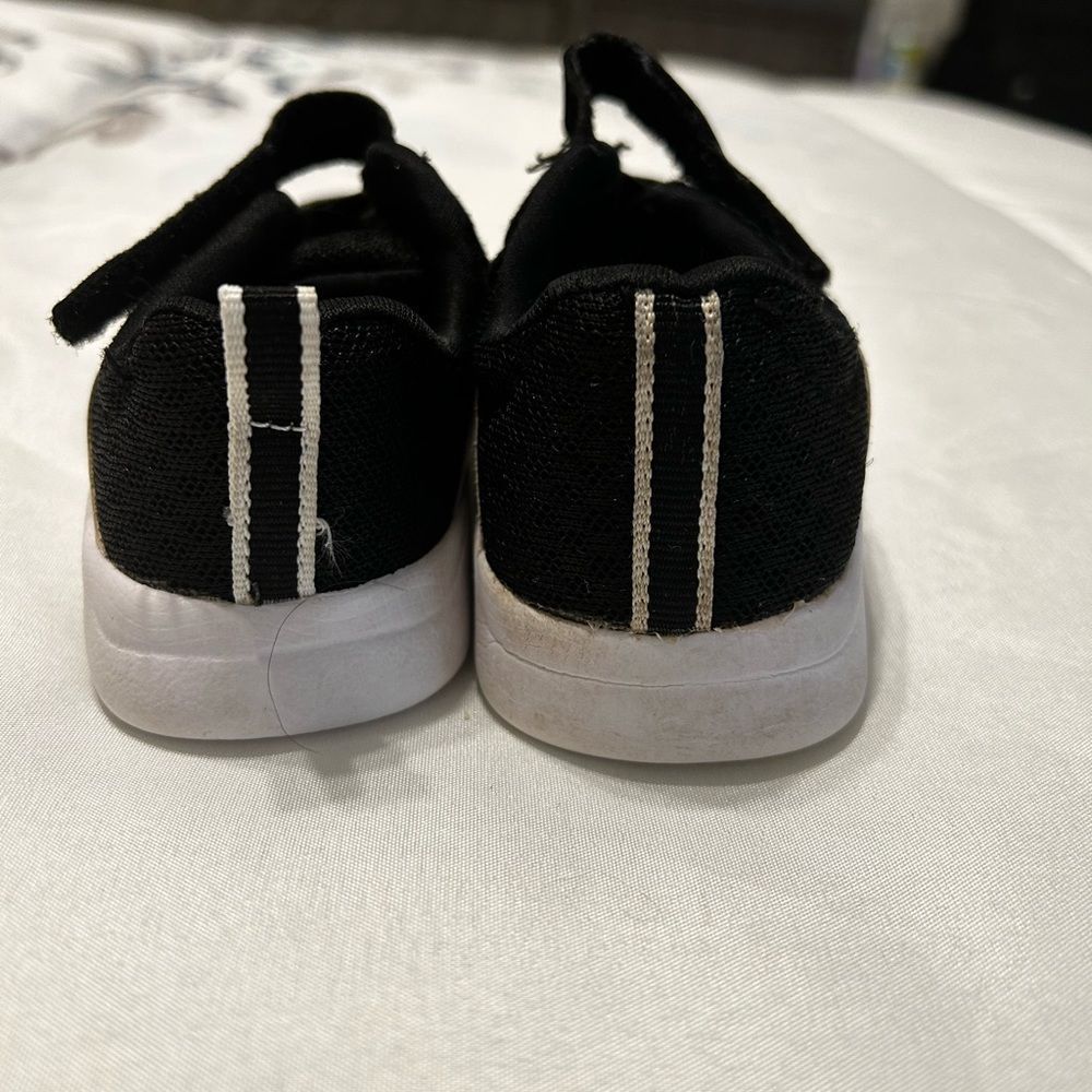 Toddler Sneakers - Picture 4 of 5
